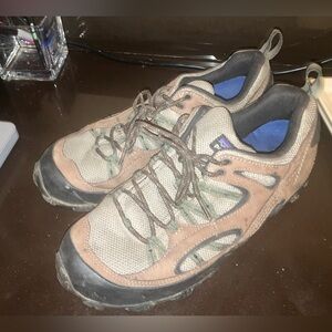 Patagonia outdoor brand Vibram model hiking weatherproof sneakers shoes size 11